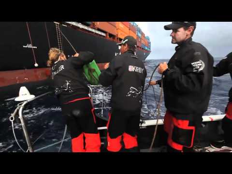 Video dalla Volvo Ocean Race: rifornimento in Oceano per Puma