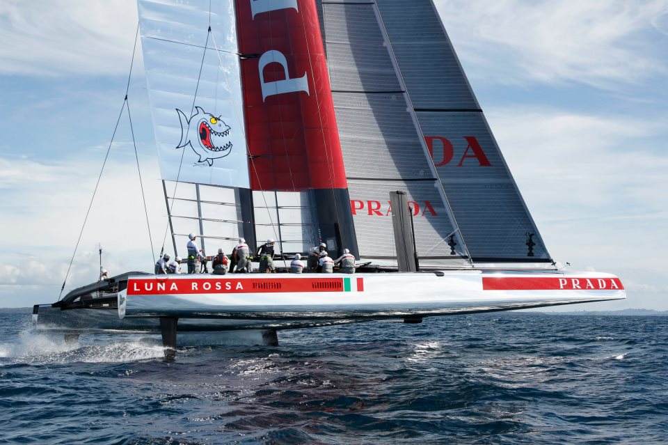 Coppa America: Luna Rossa vola sui foil