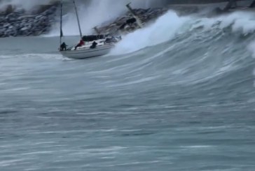 Tragedia sfiorata a Zumaia: un Bavaria 46 travolto da un’onda enorme. VIDEO