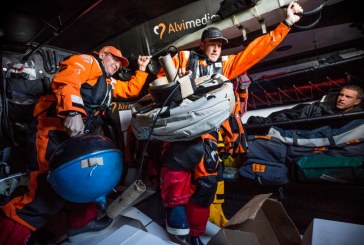 Volvo Ocean Race e ambiente: gli equipaggi collaborano al programma della National Oceanic and Atmospheric Administration