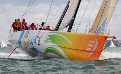 Team Sanya si ritira dalla prima tappa della Volvo Ocean Race: troppo gravi i danni allo scafo