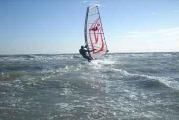 Campionato Nazionale Formula Windsurfing: prima giornata a Gallipoli. Poco vento, nulla di fatto