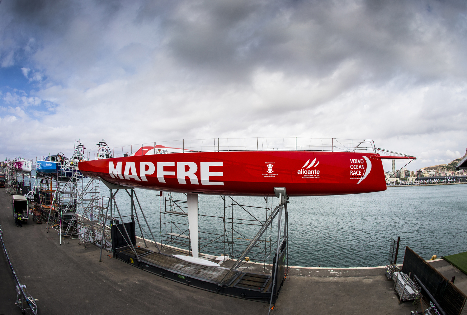 Volvo Ocean Race: Mapfre sale a bordo di team iberico