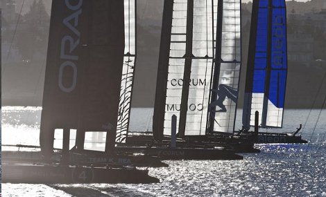 34° Coppa America: cielo blu e vento hanno fatto ritorno a Cascais, giornata spettacolare all’AC World Series