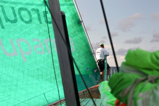 Volvo Ocean Race: rotta su Lisbona, guida Groupama