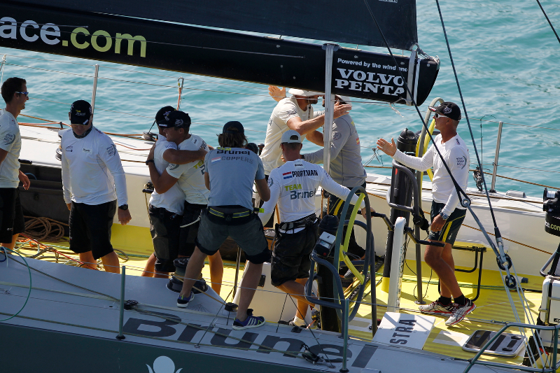 Volvo Ocean Race: Team Brunel primo ad Abu Dhabi
