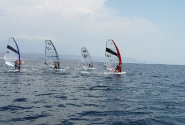 Giovani windsurfisti a Loano per il raduno zonale