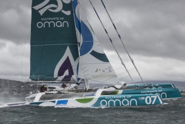Il trimarano MOD70 Musandam-Oman Sail stabilisce il nuovo record sul giro d’Irlanda