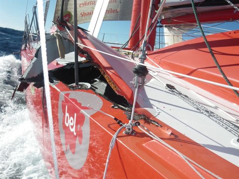 Vendée Globe: guida Gabart, Groupe Bel si ritira dopo la collisione con il peschereccio