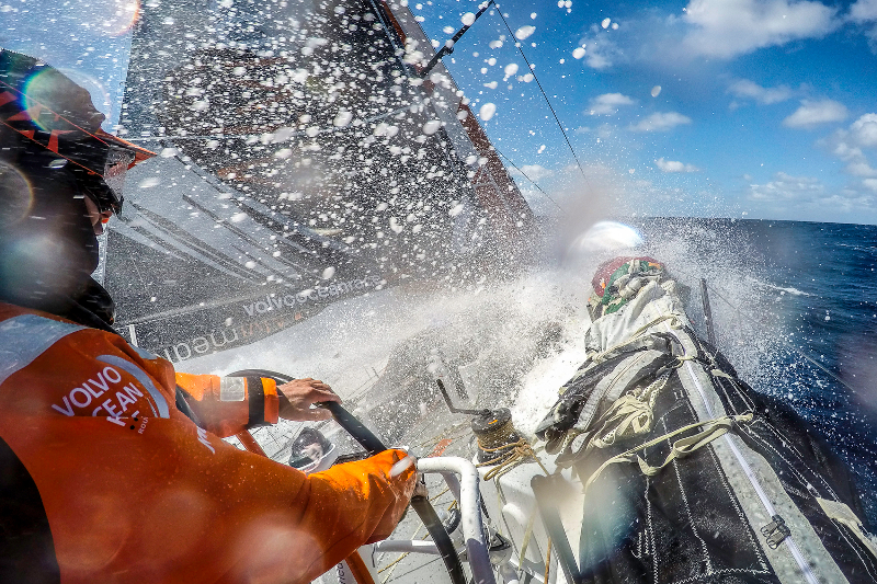 Volvo Ocean Race: a tutta birra verso sud