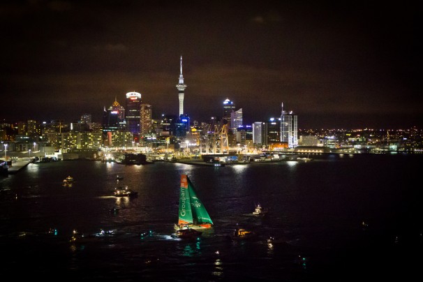 Volvo Ocean Race: Groupama trionfa a Auckland, ma che paura nelle ultime miglia