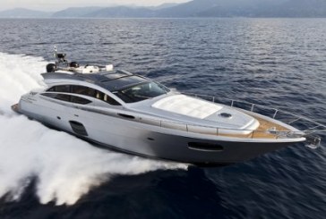 Al Salone di Barcellona la personalità decisa del nuovo Pershing 74
