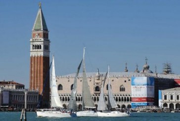 Veleziana: una splendida sfilata per festeggiare il centenario, oggi al via la regata